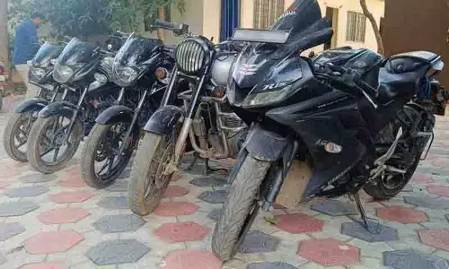 Cyberabad police मोइनाबाद पुलिस स्टेशन में खड़े लावारिस वाहनों की नीलामी करेगी