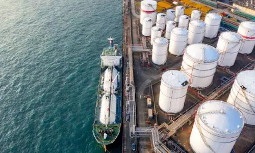 OPEC+ आपूर्ति में कटौती के बावजूद, 2025 के दौरान वैश्विक तेल बाजार अधिशेष में रहेगा OPEC+ आपूर्ति में कटौती के बावजूद, 2025 के दौरान वैश्विक तेल बाजार अधिशेष में रहेगा