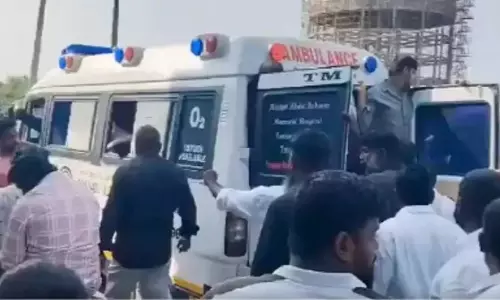 Coimbatore सीरियल ब्लास्ट के मास्टरमाइंड बाशा को कड़ी पुलिस सुरक्षा में दफनाया गया Coimbatore सीरियल ब्लास्ट के मास्टरमाइंड बाशा को कड़ी पुलिस सुरक्षा में दफनाया गया