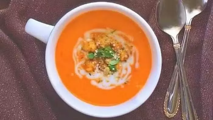 Soup Recipe: सर्दी-खांसी से राहत दिलाएगा ये खास सूप, रेस्टोरेंट स्टाइल में करें तैयार