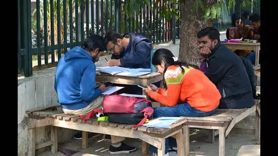 Exam pattern में बदलाव से लखनऊ विश्वविद्यालय के छात्रों में चिंता बढ़ी