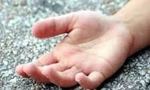 Rajasthan: खेलते समय बच्चे ने निगल ली विक्स की कैप, गले में फंसने से हुई मौत Rajasthan: खेलते समय बच्चे ने निगल ली विक्स की कैप, गले में फंसने से हुई मौत