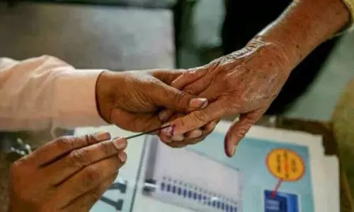 Delhi: केंद्र ने एक साथ चुनाव कराने का बचाव किया