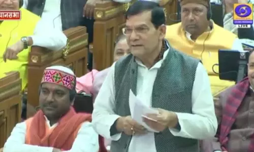 विधायक ने मंत्री को कहा, वो पीते नहीं हैं, लेकिन रहते हैं नशे में विधायक ने मंत्री को कहा, वो पीते नहीं हैं, लेकिन रहते हैं नशे में