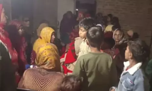 मुरादाबाद: तेज रफ्तार बोलेरो ने पति-पत्नी और दो मासूमों बच्चों को कुचला, मौके पर चारों की मौत मुरादाबाद: तेज रफ्तार बोलेरो ने पति-पत्नी और दो मासूमों बच्चों को कुचला, मौके पर चारों की मौत