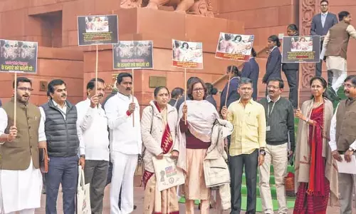 पावर कॉरिडोर किसानों की आय बढ़ाने के प्रयास जारी: Chauhan पावर कॉरिडोर किसानों की आय बढ़ाने के प्रयास जारी: Chauhan