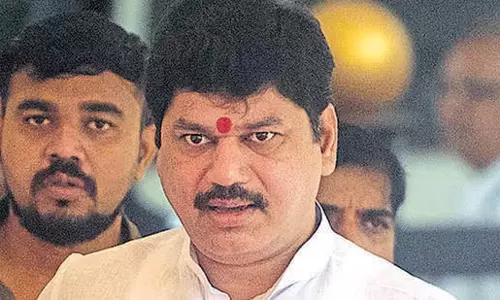 बीड सरपंच की हत्या पर विपक्ष ने सरकार की आलोचना की, challenges CM