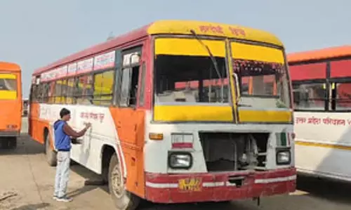 हरदोई से महाकुंभ में भेजी जाएंगी 410 स्पेशल बसें, भगवा रंग में हो रहीं तैयार