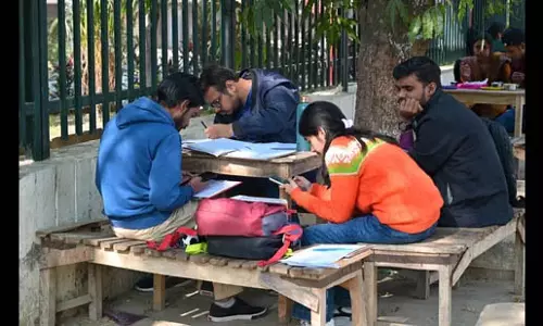 Exam pattern में बदलाव से लखनऊ विश्वविद्यालय के छात्रों में चिंता बढ़ी Exam pattern में बदलाव से लखनऊ विश्वविद्यालय के छात्रों में चिंता बढ़ी