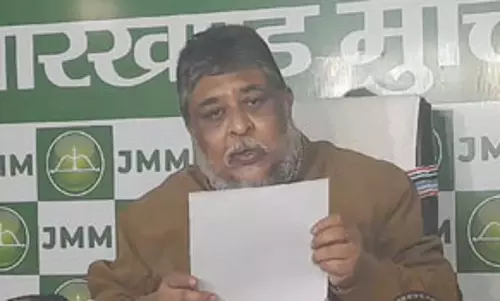 कोयले की रॉयल्टी के 1.36 लाख करोड़ की दावेदारी पर झामुमो ने दिखाए सख्त तेवर कोयले की रॉयल्टी के 1.36 लाख करोड़ की दावेदारी पर झामुमो ने दिखाए सख्त तेवर