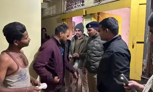 दुर्ग शहर में लॉज से 28 लोग गिरफ्तार दुर्ग शहर में लॉज से 28 लोग गिरफ्तार