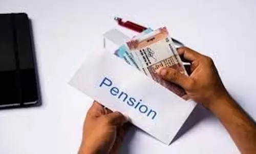 Pensioners said, हमारी लंबित मांगें स्वीकार करें Pensioners said, हमारी लंबित मांगें स्वीकार करें