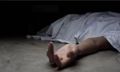 Odisha: सड़क किनारे पेड़ से लटकी छात्रा की सड़ी-गली लाश मिली