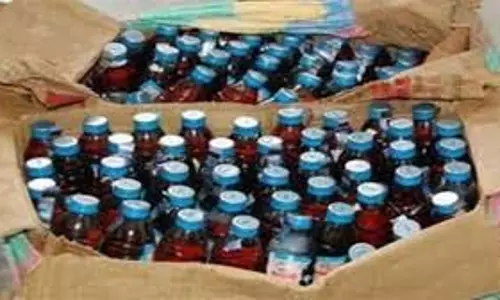 Mandi:    चिकन की दुकान से 12 बोतलें देसी शराब बरामद