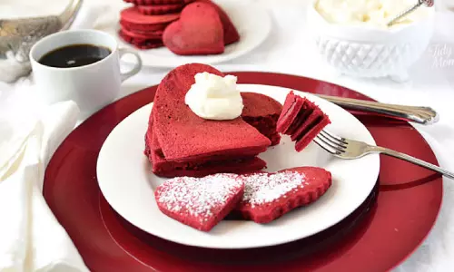 Valentines  गुलाबी पैनकेक रेसिपी
