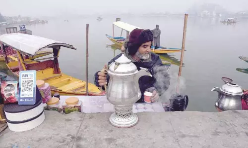 Srinagar में मौसम की दूसरी सबसे ठंडी रात, तापमान 5.3 डिग्री सेल्सियस Srinagar में मौसम की दूसरी सबसे ठंडी रात, तापमान 5.3 डिग्री सेल्सियस