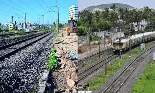 Chennai: उपनगरीय रेलवे स्टेशन.. देर हो रही है! क्या यही कारण ? Chennai: उपनगरीय रेलवे स्टेशन.. देर हो रही है! क्या यही कारण ?