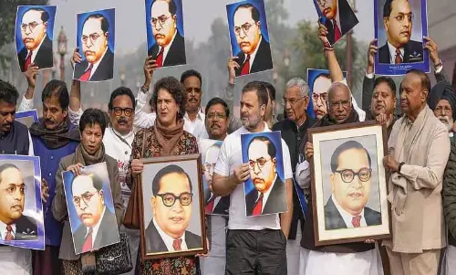 India Block के सांसदों ने संसद परिसर में किया प्रदर्शन India Block के सांसदों ने संसद परिसर में किया प्रदर्शन
