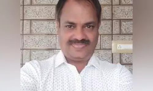 Senthoor Express बाढ़ बचाव में भूमिका के लिए श्री वैकुंडम स्टेशन मास्टर को अति विशिष्ट रेल सेवा पुरस्कार के लिए चुना गया Senthoor Express बाढ़ बचाव में भूमिका के लिए श्री वैकुंडम स्टेशन मास्टर को अति विशिष्ट रेल सेवा पुरस्कार के लिए चुना गया