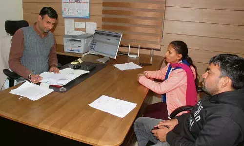 Haryana : करनाल नगर निगम ने बकाएदारों से कर वसूली की प्रक्रिया तेज की Haryana : करनाल नगर निगम ने बकाएदारों से कर वसूली की प्रक्रिया तेज की