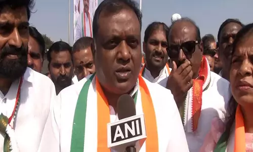 कांग्रेस नेता रोहिन रेड्डी ने ऑटो चालकों के लिए BRS के विरोध की निंदा की कांग्रेस नेता रोहिन रेड्डी ने ऑटो चालकों के लिए BRS के विरोध की निंदा की