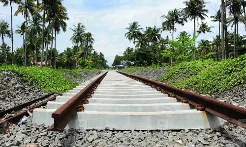 Kerala : सबरी रेल परियोजना कोई त्रिपक्षीय समझौता नहीं