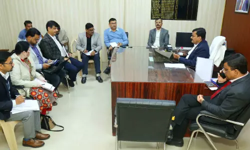 Ghaziabad: जिलाधिकारी इंद्र विक्रम सिंह ने दूधेश्वरनाथ मंदिर को लेकर प्रारंभिक बैठक की