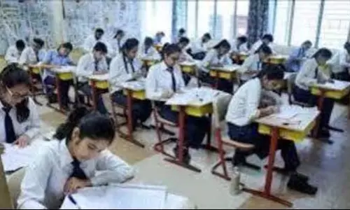 J&K : पाठ्यपुस्तक में सूफी संत पर अध्याय को छोड़ने पर विवाद J&K : पाठ्यपुस्तक में सूफी संत पर अध्याय को छोड़ने पर विवाद
