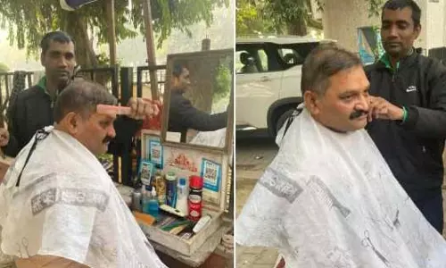 सांसद संतोष पांडेय ने की युवा सैलून वाले की तारीफ, जज्बे को सराहा सांसद संतोष पांडेय ने की युवा सैलून वाले की तारीफ, जज्बे को सराहा