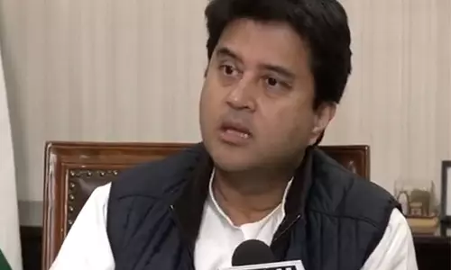 EVM के विरोध पर ज्योतिरादित्य सिंधिया ने कांग्रेस पर साधा निशाना EVM के विरोध पर ज्योतिरादित्य सिंधिया ने कांग्रेस पर साधा निशाना