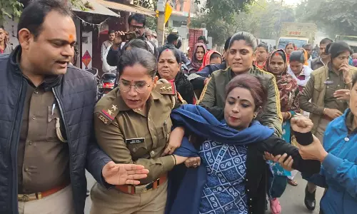 कांग्रेस नेता ने अपने कार्यकर्ताओं को बताया बब्बर शेर कांग्रेस नेता ने अपने कार्यकर्ताओं को बताया बब्बर शेर