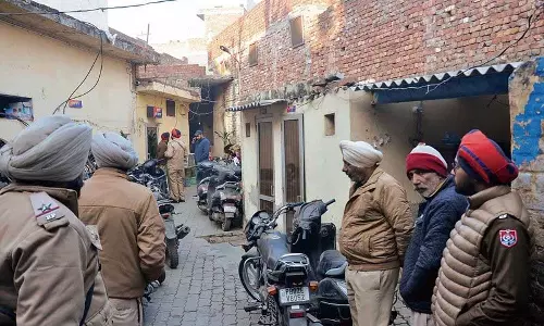 PUNJAB : अमृतसर पुलिस स्टेशन में ‘विस्फोट’ से दहशत, एक महीने में चौथा मामला PUNJAB : अमृतसर पुलिस स्टेशन में ‘विस्फोट’ से दहशत, एक महीने में चौथा मामला