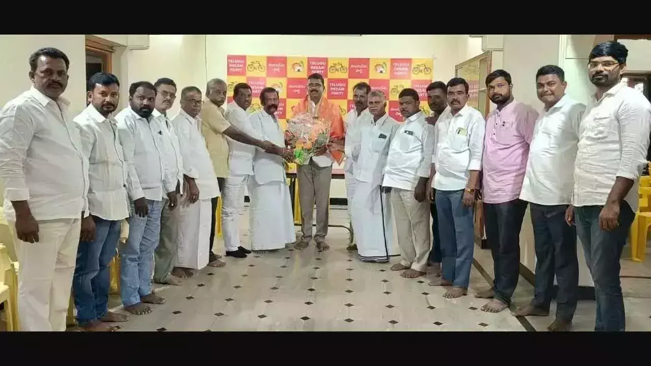 Anantapur: महिला एवं बाल विकास संघ के नवनिर्वाचित सदस्यों का अभिनंदन Anantapur: महिला एवं बाल विकास संघ के नवनिर्वाचित सदस्यों का अभिनंदन