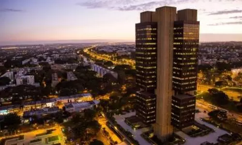 Brazil के केंद्रीय बैंक ने 2025 की शुरुआत में ब्याज दरों में और बढ़ोतरी का संकेत दिया