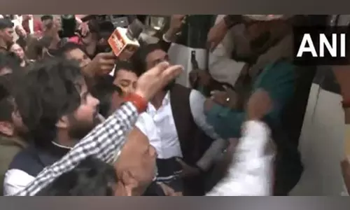यूपी कांग्रेस प्रमुख Ajay Rai को राज्य सरकार के खिलाफ प्रदर्शन करने पर हिरासत में लिया गया