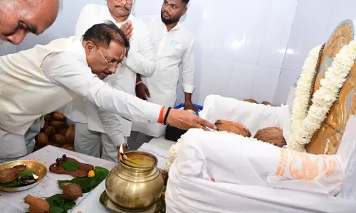 गुरु घासीदास जी ने समाज को समानता और मानवता का पाठ पढ़ाया : CM विष्णुदेव साय गुरु घासीदास जी ने समाज को समानता और मानवता का पाठ पढ़ाया : CM विष्णुदेव साय