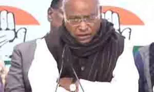 पीएम मोदी क्यों कर रहे अमित शाह को सपोर्ट? उन्हें कैबिनेट से हटाया जाए : मल्लिकार्जुन खड़गे