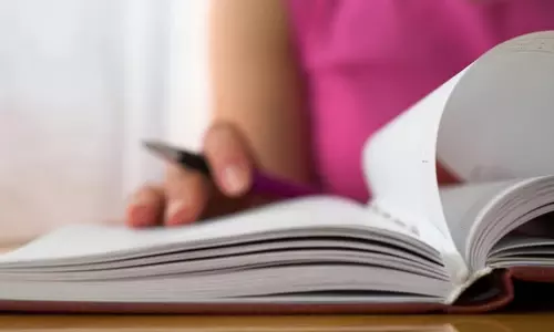 Study के दौरान नींद से बचने के लिए छात्रों के लिए 4 प्रभावी टिप्स
