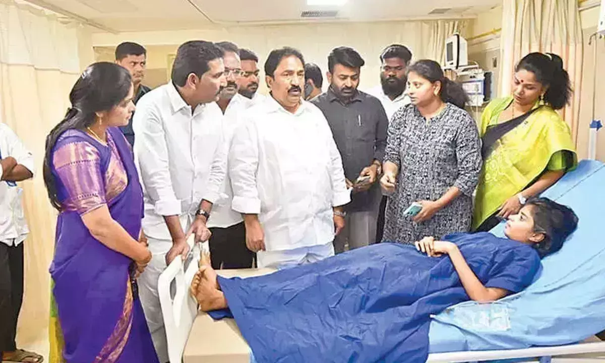 Telangana: वेलफेयर हॉस्टल की छात्रा को चूहों ने काटा, लकवाग्रस्त