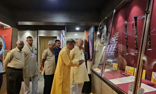 अगर सही चीजें प्रस्तुत नहीं की जाती हैं, तो समाज के सामने गलत चीजें आती अगर सही चीजें प्रस्तुत नहीं की जाती हैं, तो समाज के सामने गलत चीजें आती