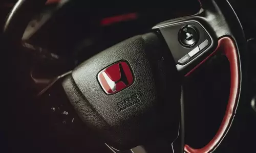 Honda, Nissan संभावित विलय पर कर रहे हैं विचार Honda, Nissan संभावित विलय पर कर रहे हैं विचार