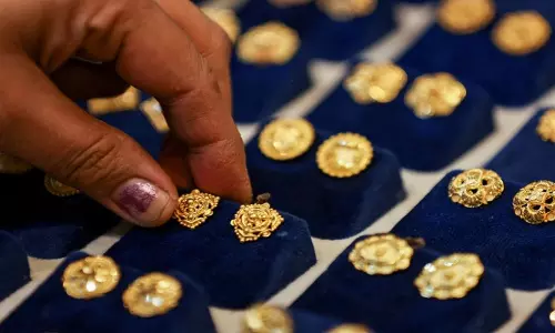 Gold Prices बढ़ने के कारण भारतीयों ने हल्के और कम कैरेट के आभूषणों को प्राथमिकता दी