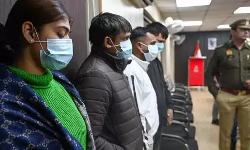 Noida: बीमा कंपनी के नाम पर धोखाधड़ी, चार आरोपी गिरफ्तार Noida: बीमा कंपनी के नाम पर धोखाधड़ी, चार आरोपी गिरफ्तार