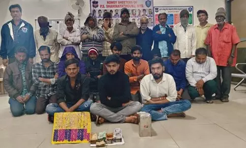 Hyderabad पुलिस ने सट्टा लगाने वाले गिरोह का भंडाफोड़ किया, 24 गिरफ्तार Hyderabad पुलिस ने सट्टा लगाने वाले गिरोह का भंडाफोड़ किया, 24 गिरफ्तार