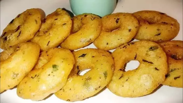 Potato Semolina Donuts:  बच्चों को बेहद पसंद आएंगे आलू सूजी डोनट्स, घर पर जरूर ट्राई करें रेसिपी