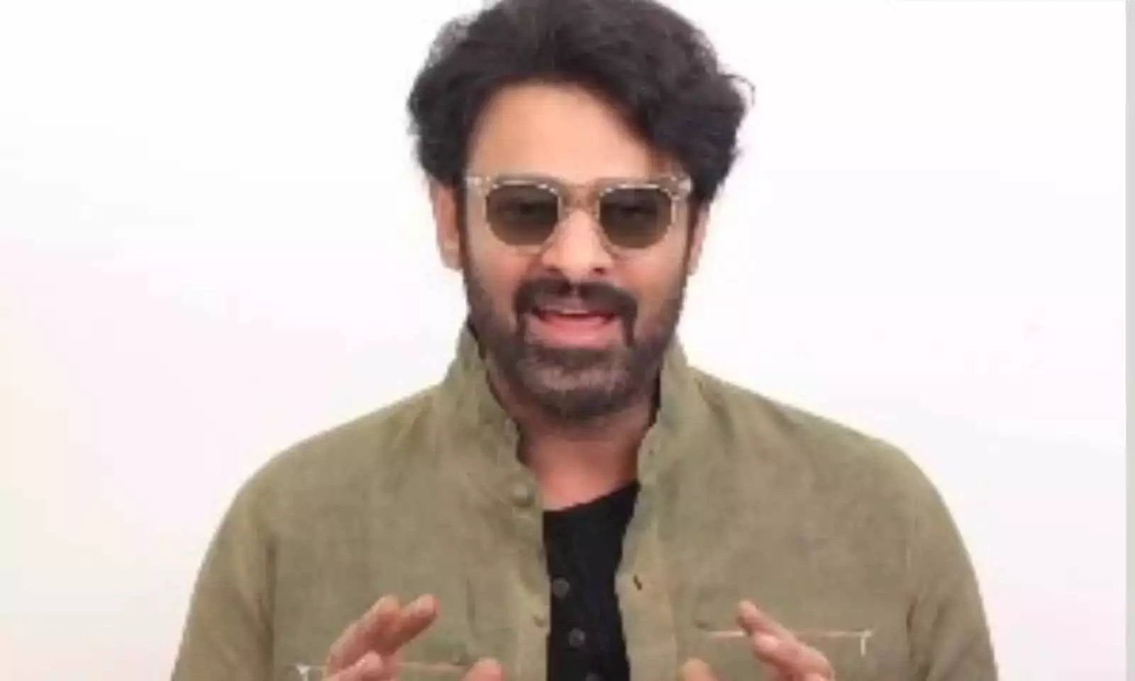 Prabhas की जापानी बोलने की कला देखिए