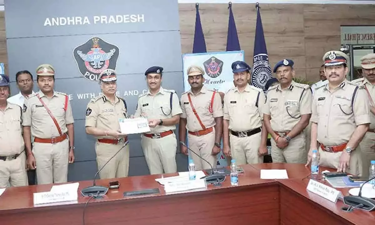 Andhra: डीजीपी ने लोक अदालतों की सफलता के लिए विजयनगरम पुलिस की सराहना की