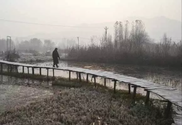 Kashmir में भीषण ठंड, श्रीनगर में सबसे ठंडी रात