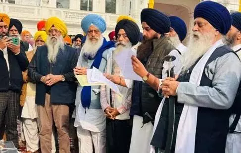 Punjab: दल खालसा समर्थित सिख कट्टरपंथियों ने तख्त को ज्ञापन सौंपा