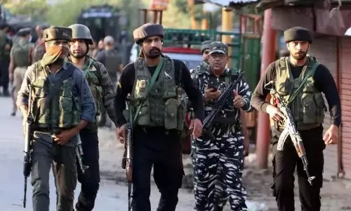 जम्मू-कश्मीर के कुलगाम में सुरक्षाबलों को मिली बड़ी कामयाबी, 5 आतंकी ढेर, VIDEO